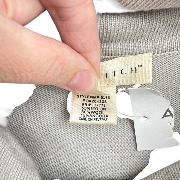 Lovestitch NWT One Size Angora & Wool Blend Light Gray Knit Cowl Neck Poncho - Picture 11 of 12